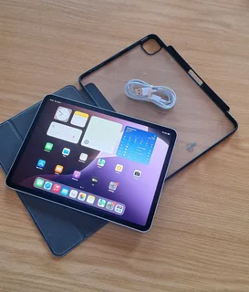 iPad Pro 11-inch 4th Gen (M2 Chip) In Mint Condition / Wi-Fi Only / 512GB Storage.