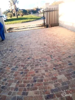 HI, I&#39;M A SKILLED BUILDER AND PROFESSIONAL PAVER LOOKING FOR BUILDING WORK