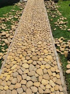 HI, I&#39;M A SKILLED BUILDER AND PROFESSIONAL PAVER LOOKING FOR BUILDING WORK