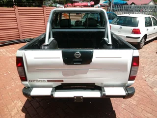 Nissan np 300 4x4