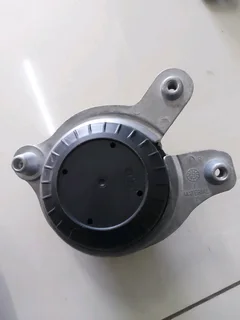 Mercedes-Benz w205 M651 Engine mounts