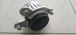 Mercedes-Benz C-class W205 Engine M274 Mount (New)