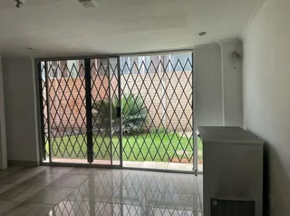 3 Bedroom Apartment / Flat to Rent in Savoy Estate