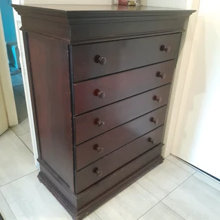 Mahogany Chest of Drawer