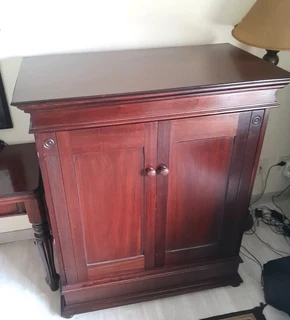 Mahogany Solid Wood TV Stand