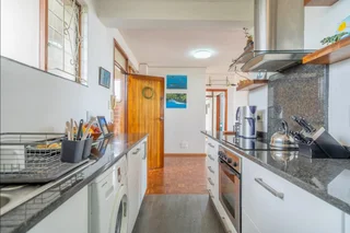 Secure and Spacious 2-Bedroom Apartment in Essenwood