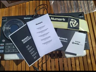 Numark Mixtrack Platinum FX DJ Controller