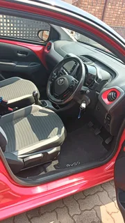 Toyota AYGO X Play 2019 81 000km R160 000 neg