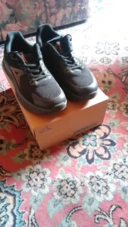 Men&#39;s SNEAKERS..BRAND : POWER..SIZE 9..Orange &amp; Black..Worn the MINIMUM,in NEW CONDiTiON !