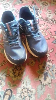 Men&#39;s SQUASH &amp; WALKING shoes...HiTEC &amp; NEW Balance / SIZE UK 10 X2 !