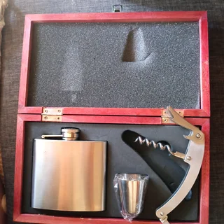 WOODEN BOX WITH STAINLESS STEEL FLASK AND ACCESSORIES