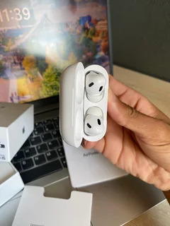 Apple AirPods Pro (2nd Generation)