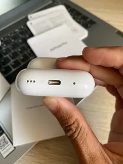 Apple AirPods Pro (2nd Generation)