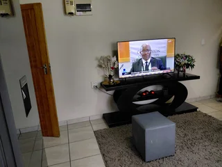 *** 1 Bedroom TO LET - Major Calvert rd - Austerville - R3800pm***