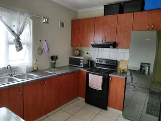 *** 1 Bedroom TO LET - Major Calvert rd - Austerville - R3800pm***