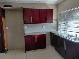 ***3 Bedroom house TO LET - St Theresa Rd, Sydenham -R8500pm