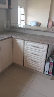 ***1 Bedroom Cottage - R7500 pm - Strand RD, Bluff***