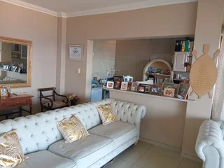 ***1 Bedroom Cottage - R7500 pm - Strand RD, Bluff***