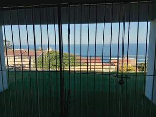 ***1 Bedroom Cottage - R7500 pm - Strand RD, Bluff***