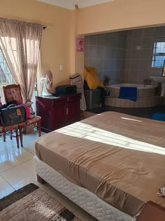 ***1 Bedroom Cottage - R7500 pm - Strand RD, Bluff***