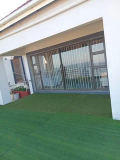 ***1 Bedroom Cottage - R7500 pm - Strand RD, Bluff***