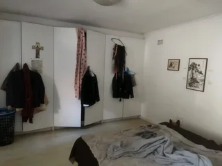 Room with en-suite to rent.