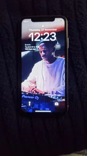 iPhone 11(pre-owned)