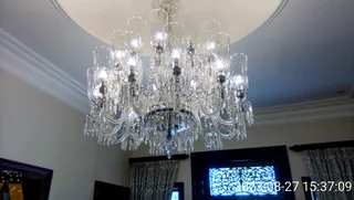 SPARKLE CHANDELIER CLEANING