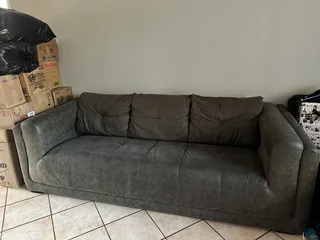 Couch - Ad posted by Tshidi