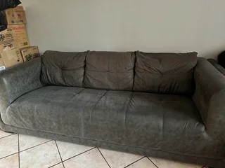 Couch - Ad posted by Tshidi