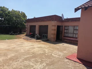 3 Bedroom House for sale Lotus Garden R800 000