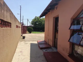 3 Bedroom House for sale Lotus Garden R800 000