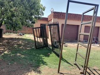3 Bedroom House for sale Lotus Garden R800 000