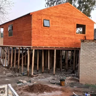 Wendy house and log home for sale