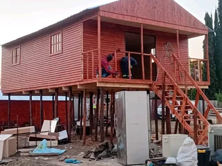 Wendy house and log home for sale