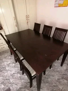 Dining table and chair set