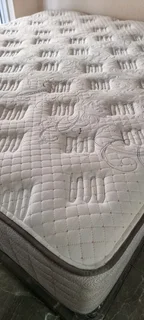 KING EXTRA LENGTH TOP OF THE RANGE MATRESS RETAILS IN SHOPS FOR R29000 SELLING FOR R8500