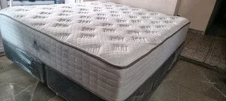 KING EXTRA LENGTH TOP OF THE RANGE MATRESS RETAILS IN SHOPS FOR R29000 SELLING FOR R8500