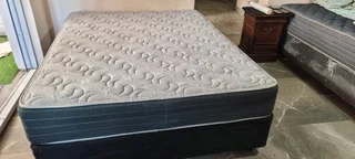 QUEEN BED WITH POCKET SPRING MATRESS PLUS BED BASE SELLING FOR R3750