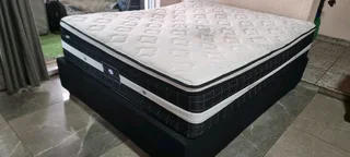 QUEEN BED WITH THICK PILLOWTOP HEAVY DUTY MATRESS WITH BED BASE R4500