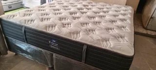 King Bed Top Of The Range Matress Including Bases R7950
