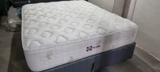 Queen Bed With Pocketspring Matress Plus Base Selling For R5500