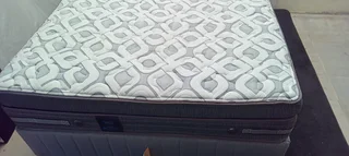 QUEEN PILLOWTOP MATRESS AND BED BASE SELLING FOR R4950