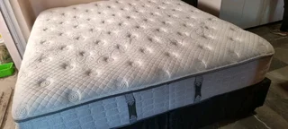 King Bed With Top Of The Range Pocket Spring Matress And Bases R7950