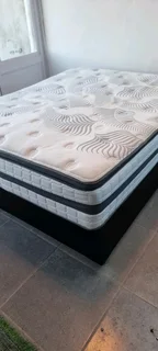 Selling Original Queen Bed With Thick Heavy Duty Matress