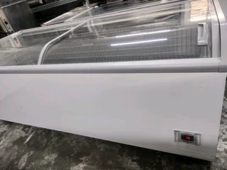 Display freezer