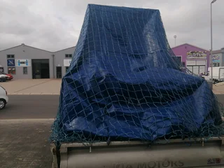 We offer removal, collections and deliveries