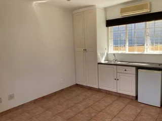 Bachelor/Studio Unfurnished Apartment - Umhlanga