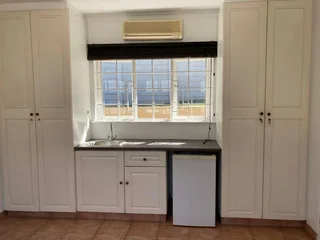 Bachelor/Studio Unfurnished Apartment - Umhlanga