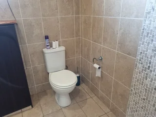 1.5 Bedroom Unfurnished Apartment - Somerset Park